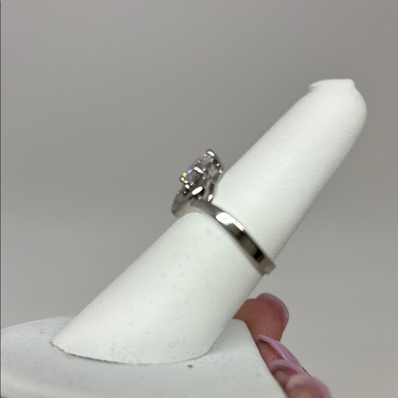 😀 2/$15 Pretty Silver Plated Heart Ring with Faux Diamond - Picture 3 of 10